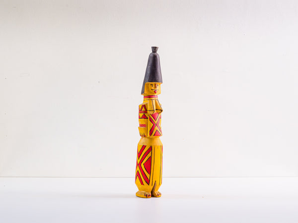 Boneca Karajá em Madeira