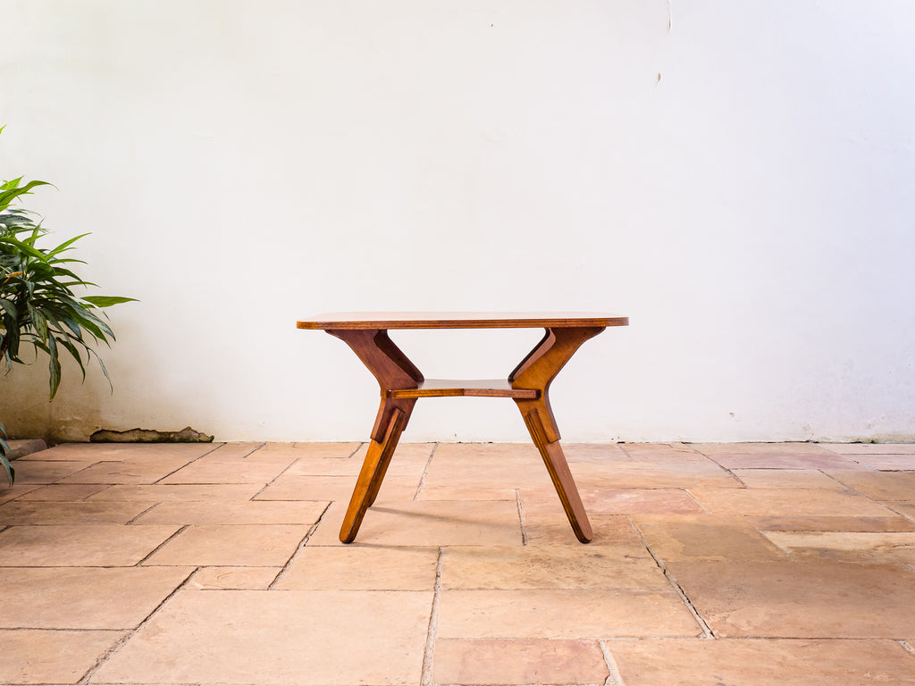 José Zanine Caldas | Mesa Lateral em Compensado