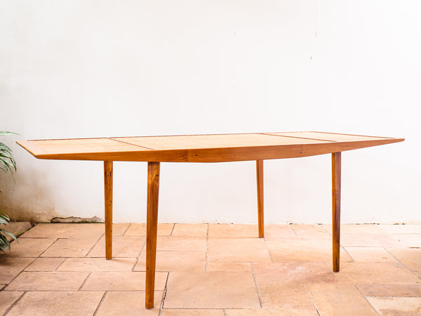 Martin Eisler | Mesa de Jantar em Caviúna e Palhinha