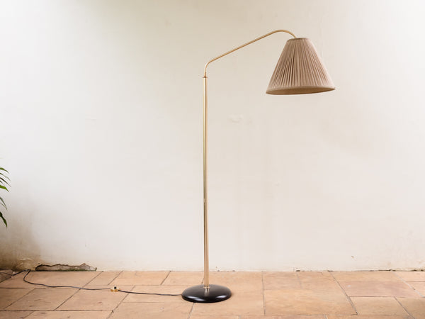 Luminária de Piso com Cúpula de Tecido