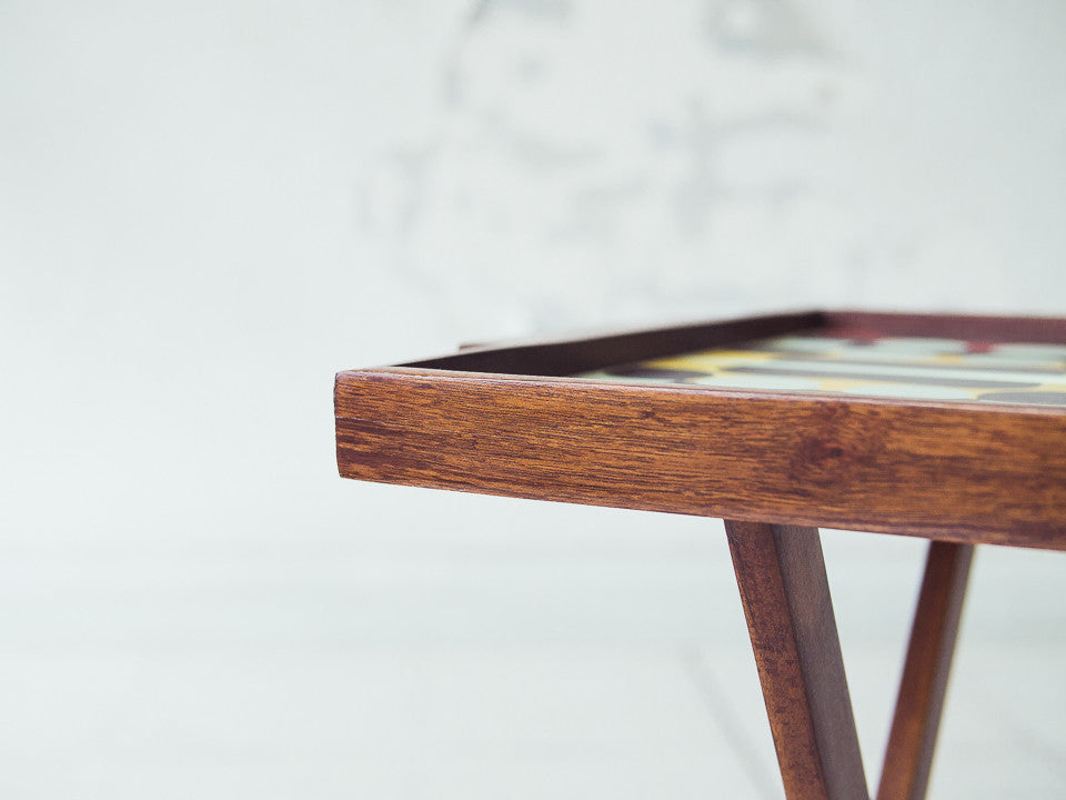 Mesinha Bandeja em Gonçalo Alves