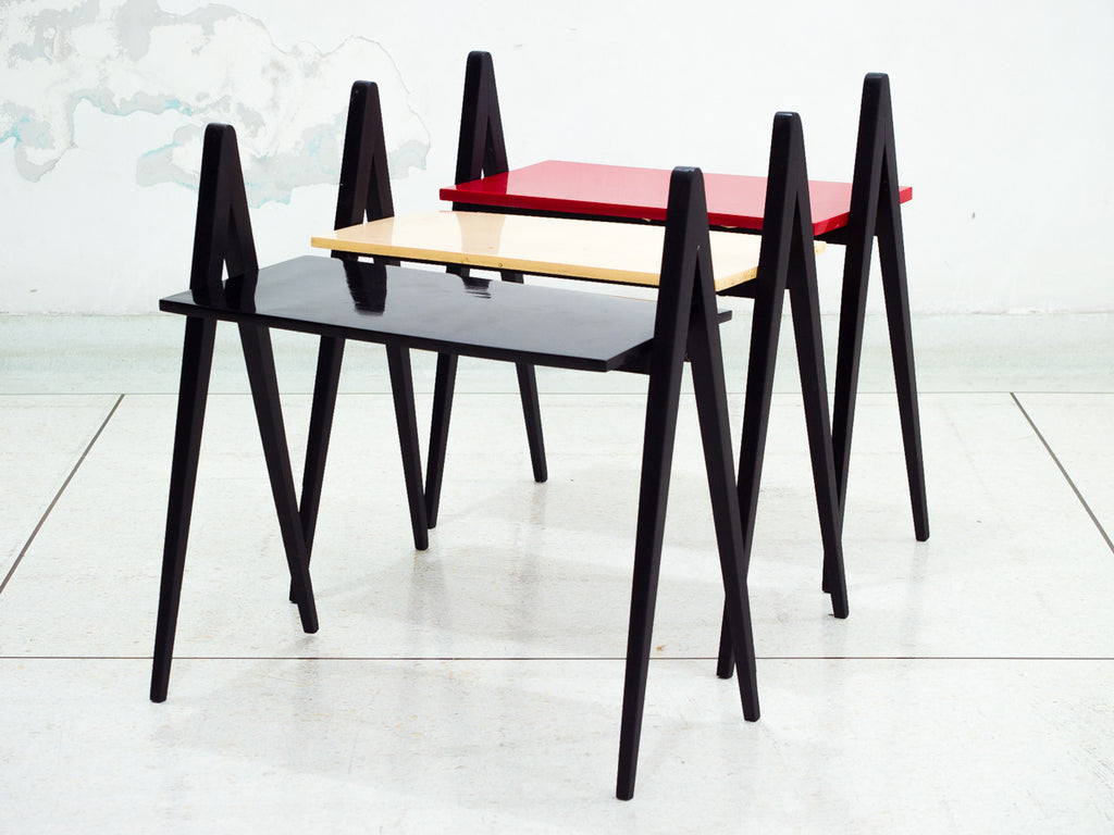 Trio Mesinhas Empilháveis