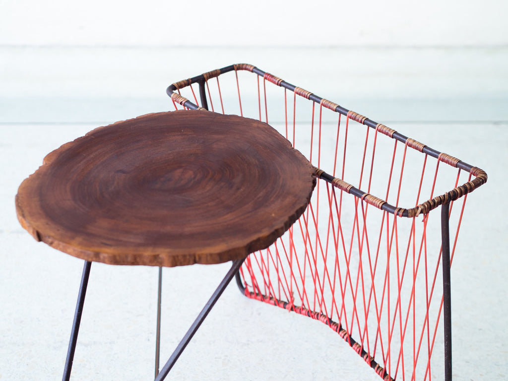 Mesinha com Revisteiro