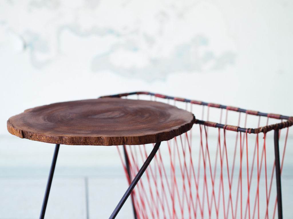 Mesinha com Revisteiro