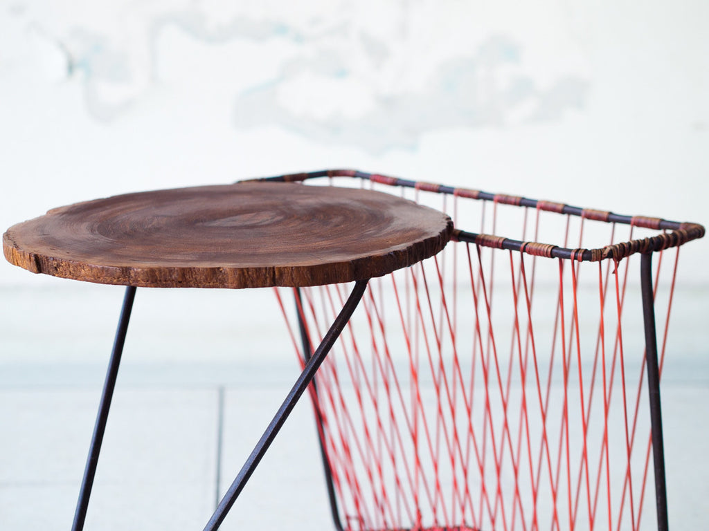 Mesinha com Revisteiro