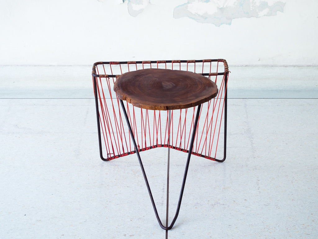 Mesinha com Revisteiro