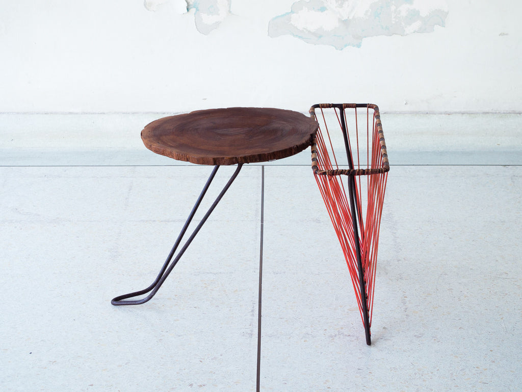 Mesinha com Revisteiro