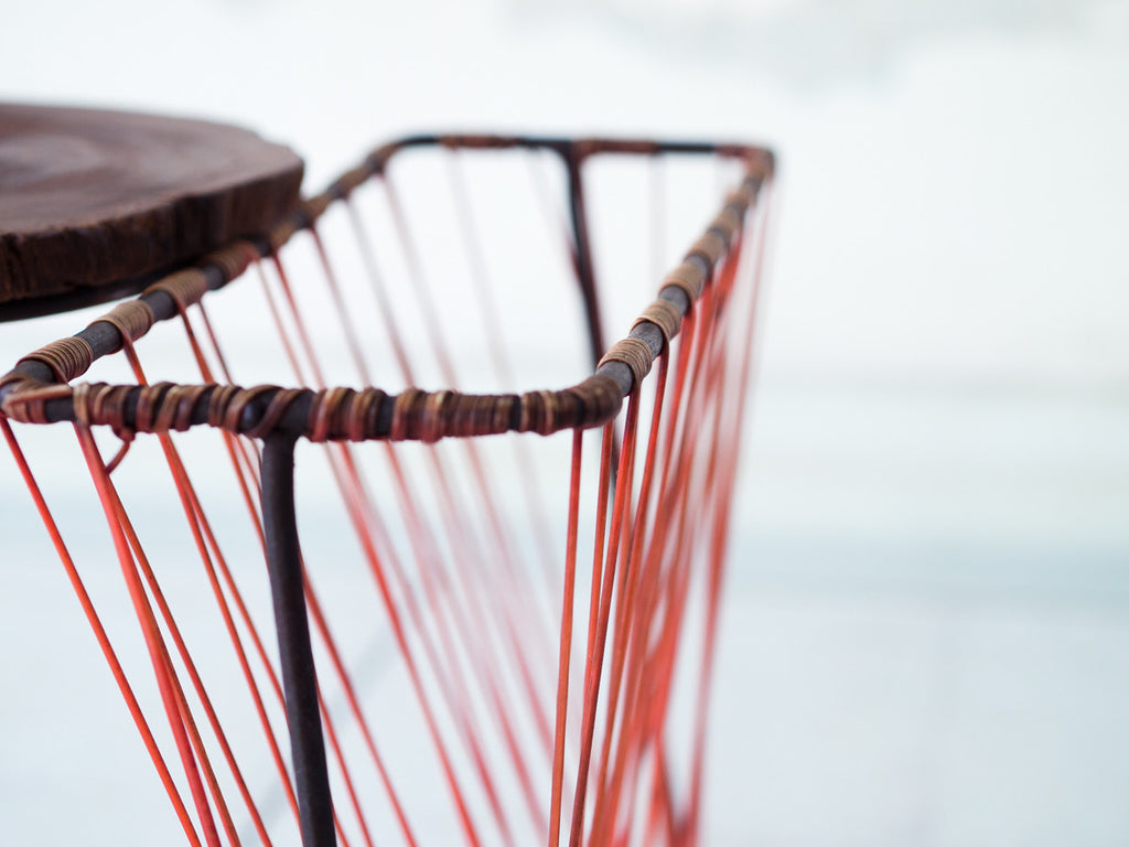 Mesinha com Revisteiro