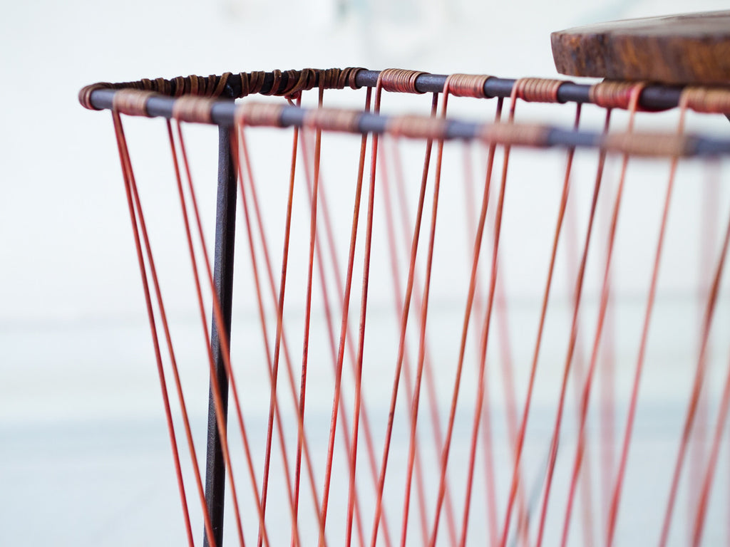 Mesinha com Revisteiro