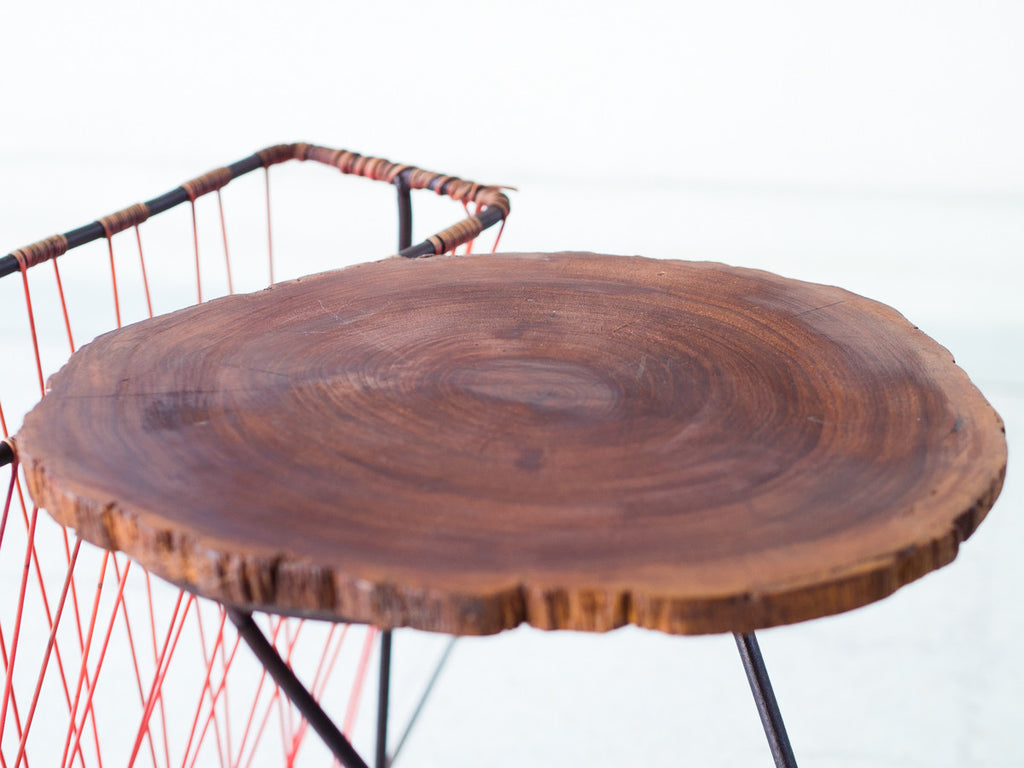 Mesinha com Revisteiro