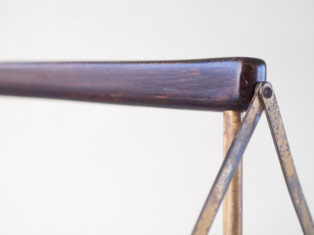 Cesare Lacca | Revisteiro Articulado