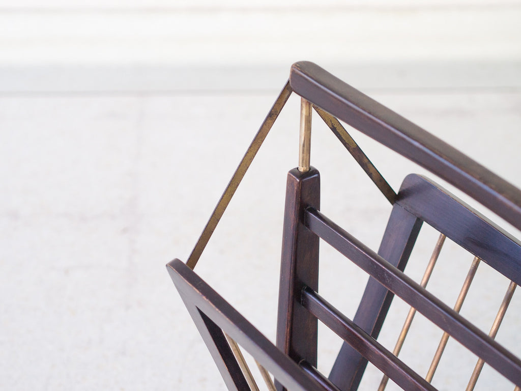 Cesare Lacca | Revisteiro Articulado