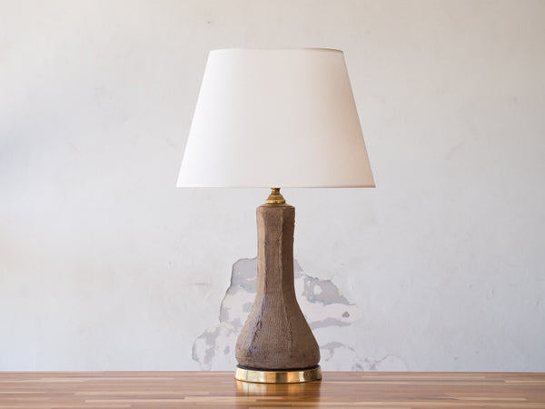 Abajur em Cimento e Latão