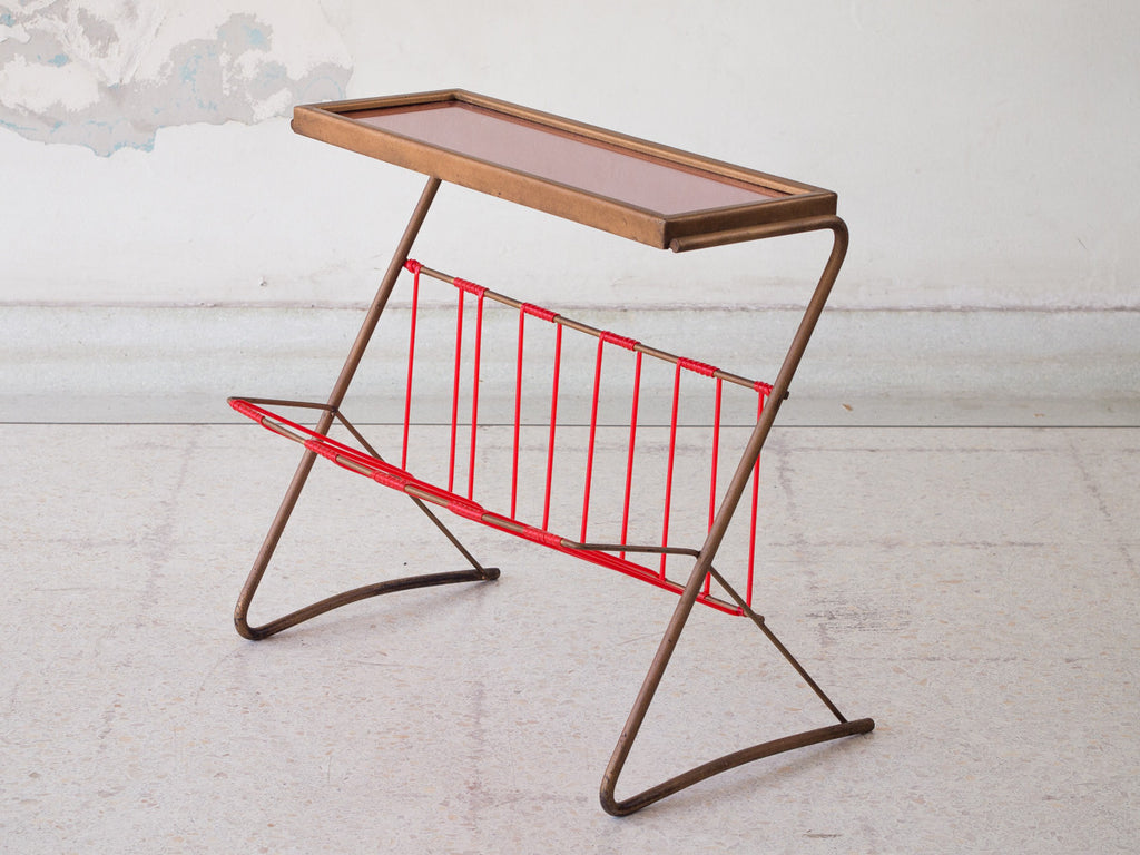 Mesa Auxiliar com Revisteiro