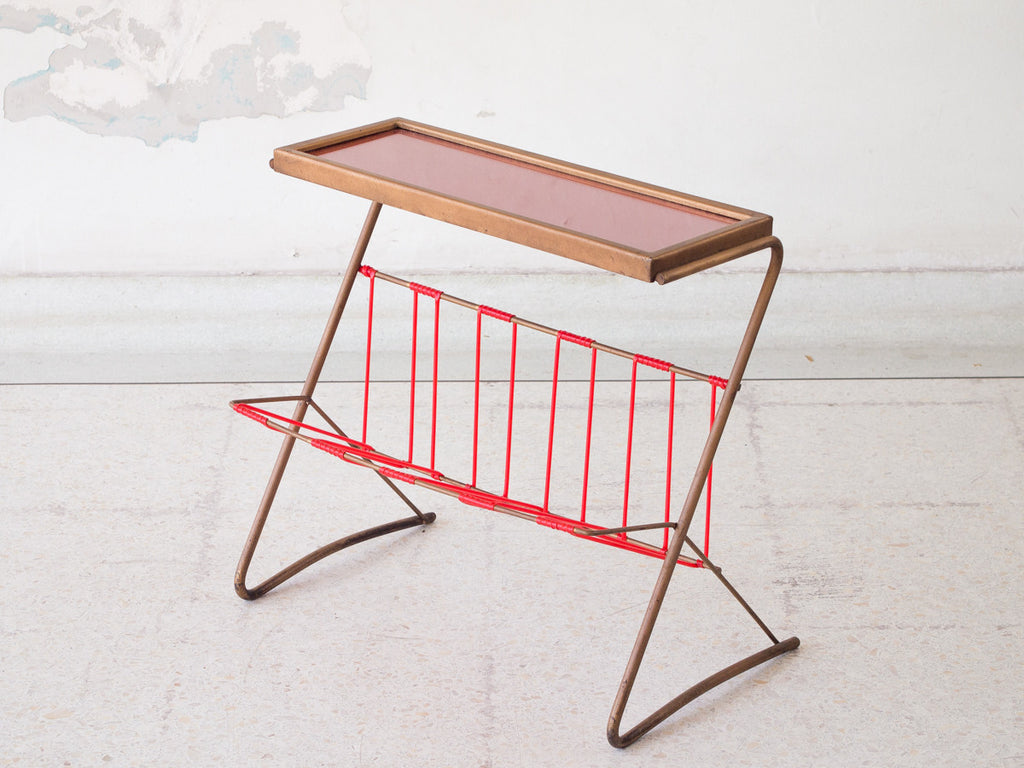 Mesa Auxiliar com Revisteiro