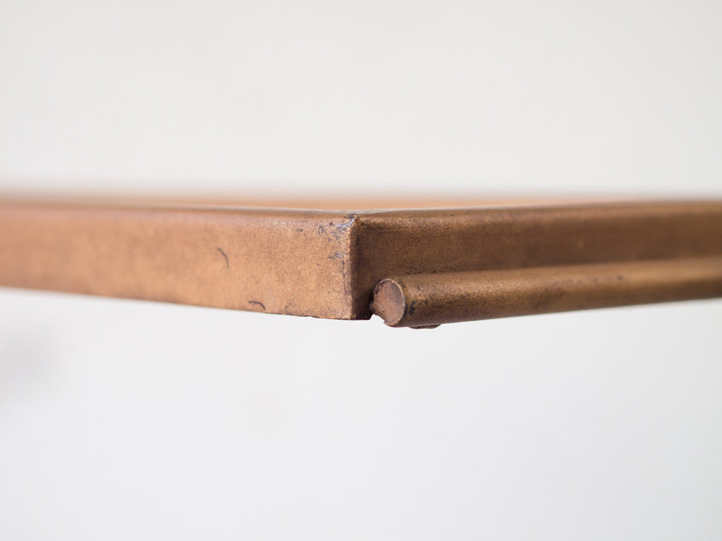 Mesa Auxiliar com Revisteiro