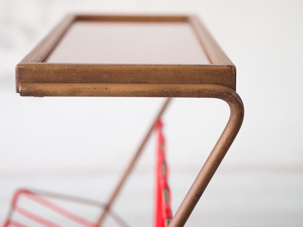 Mesa Auxiliar com Revisteiro