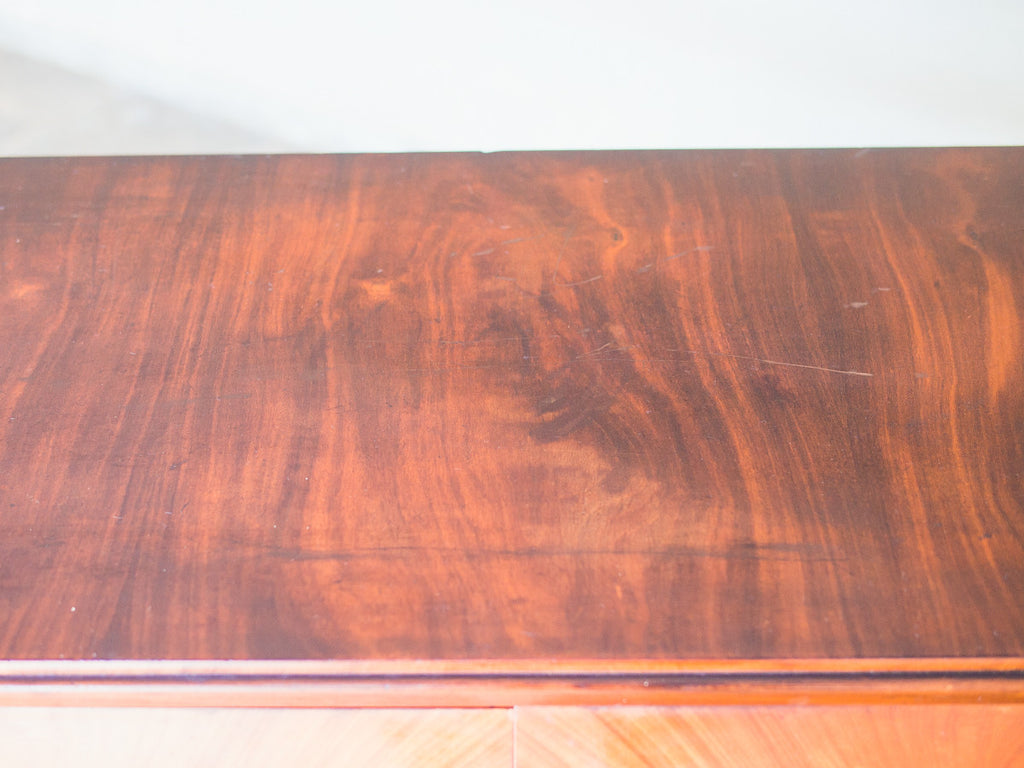 Bar Caviúna e Pés Ebanizados