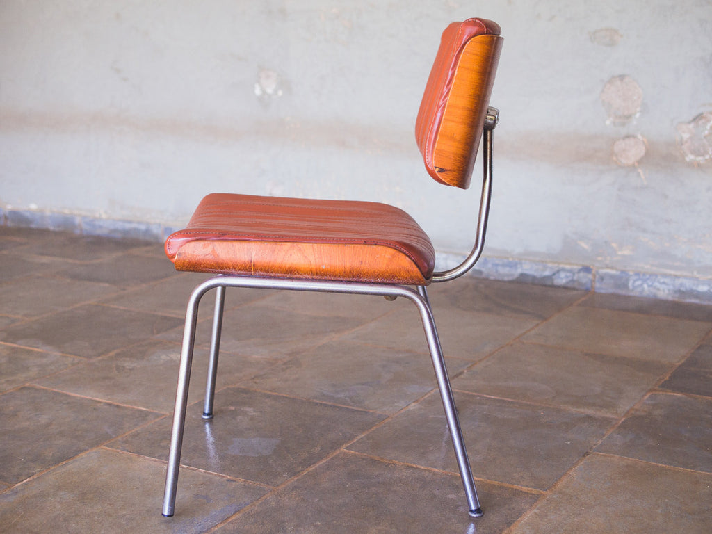 Cadeira em Compensado Naval e Aço