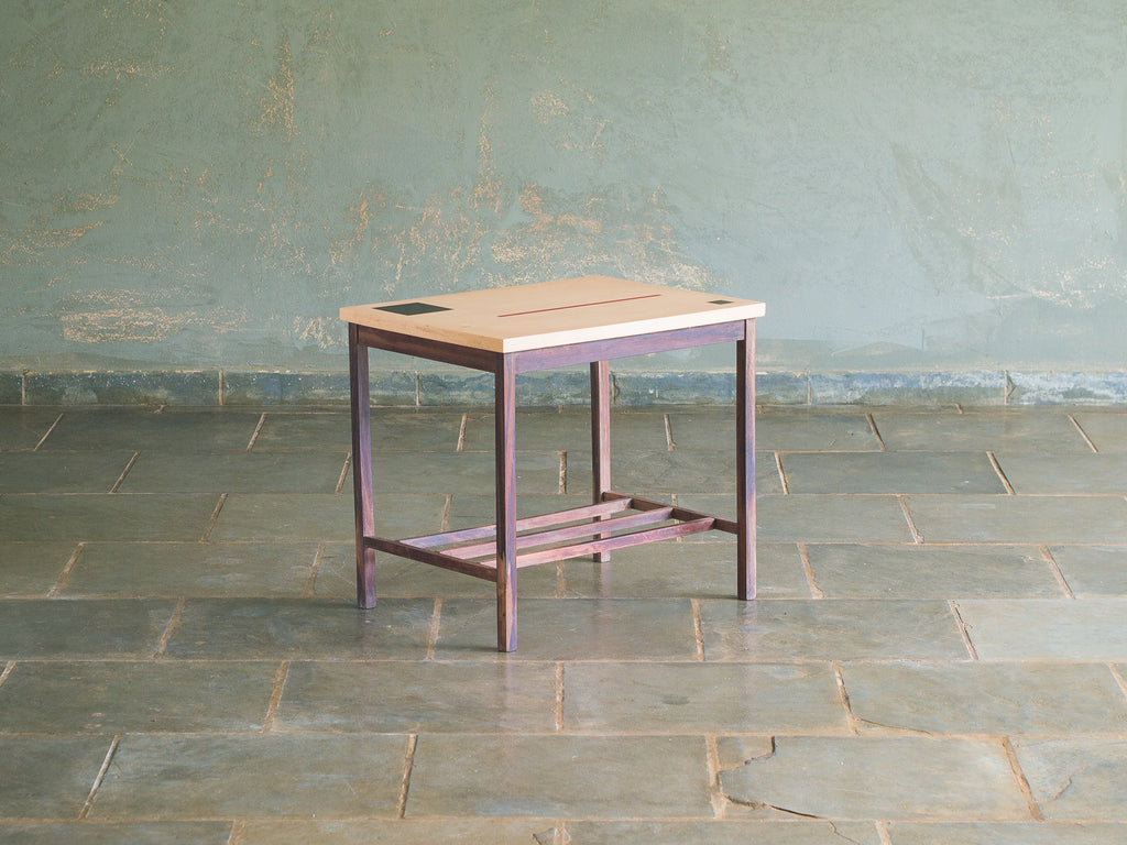 Mesa Lateral Tampo Resina