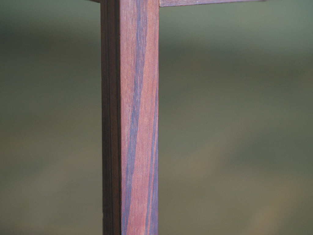 Mesa Lateral Tampo Resina