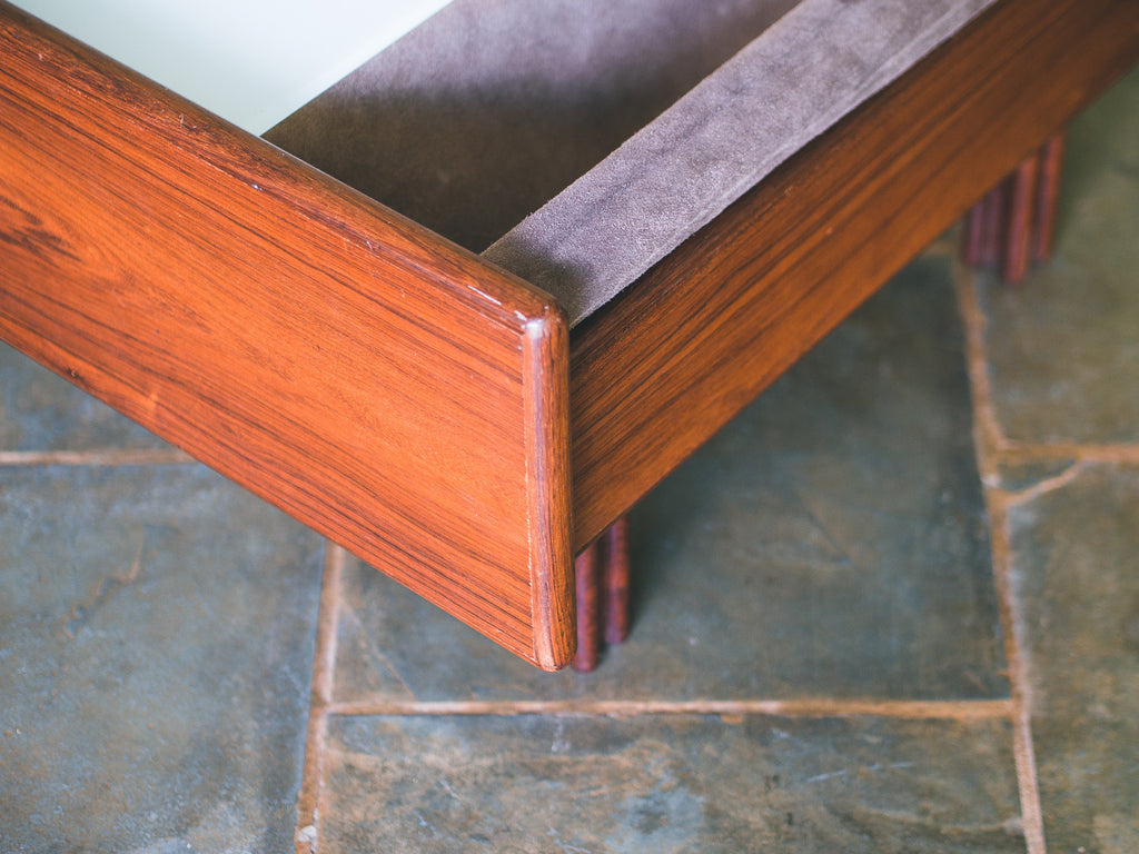 Mesa Centro Jacarandá + Revisteiro