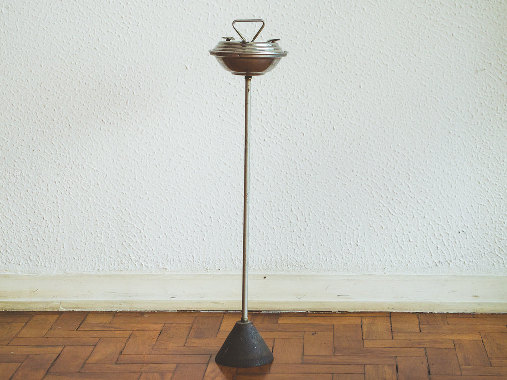 Cinzeiro Pedestal Prateado