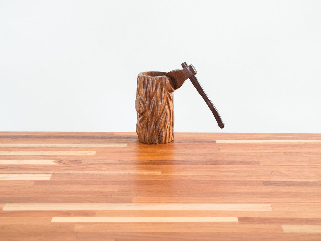 Tronco e Machado em Jacarandá