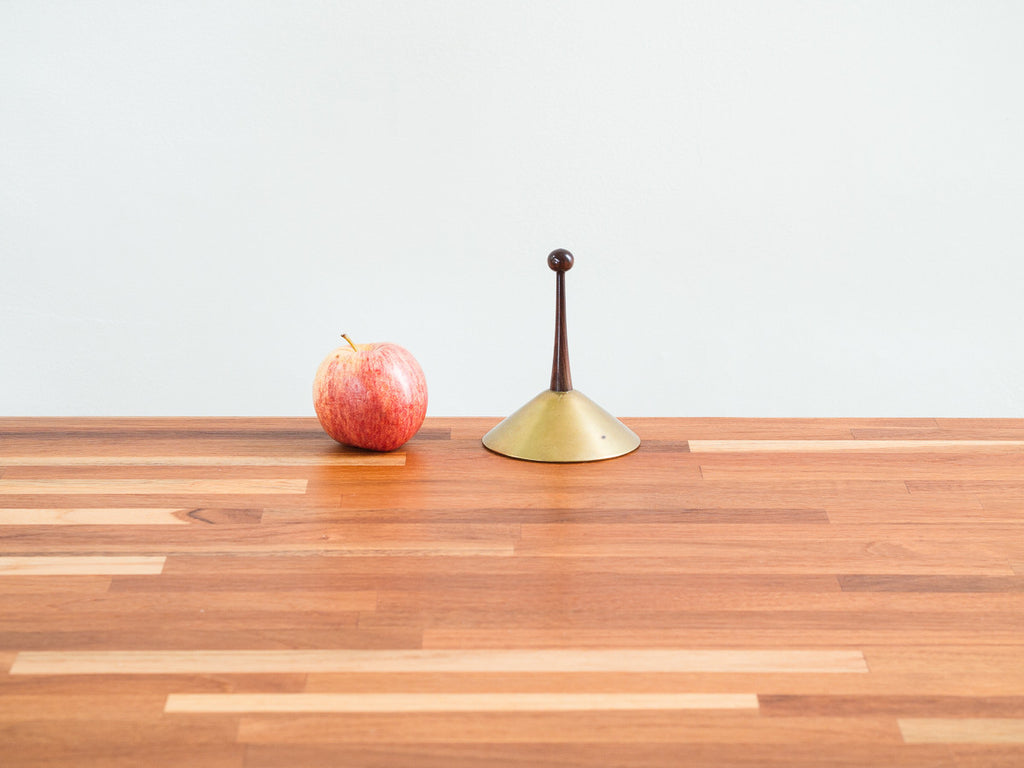 Sino em Latão e Jacarandá