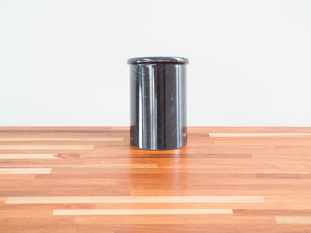 Vaso Itáliano em Mármore Preto