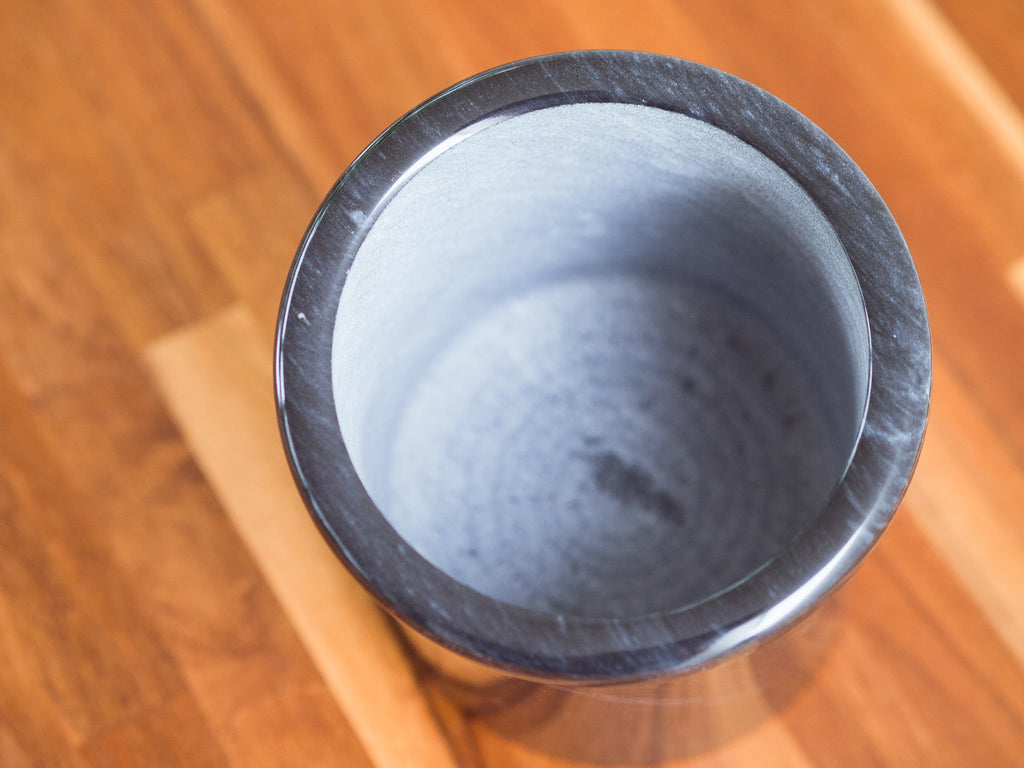 Vaso Itáliano em Mármore Preto