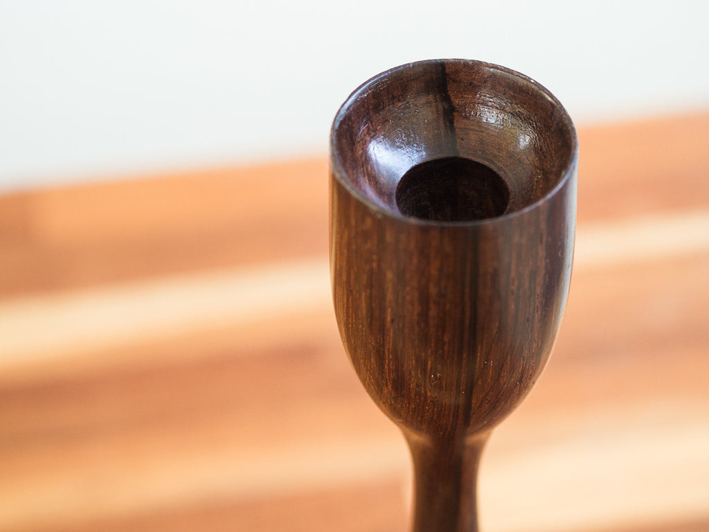 Castiçal em Jacarandá Dinamarquês