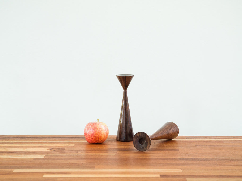 Par de Castiçais em Jacarandá