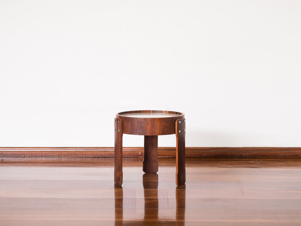 Mesas Laterais em Jacarandá e Fórmica