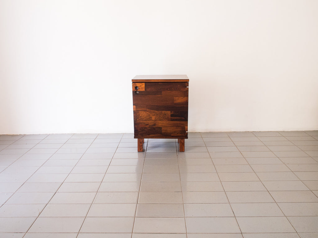 Jorge Zalszupin | Buffet jacarandá 1 porta