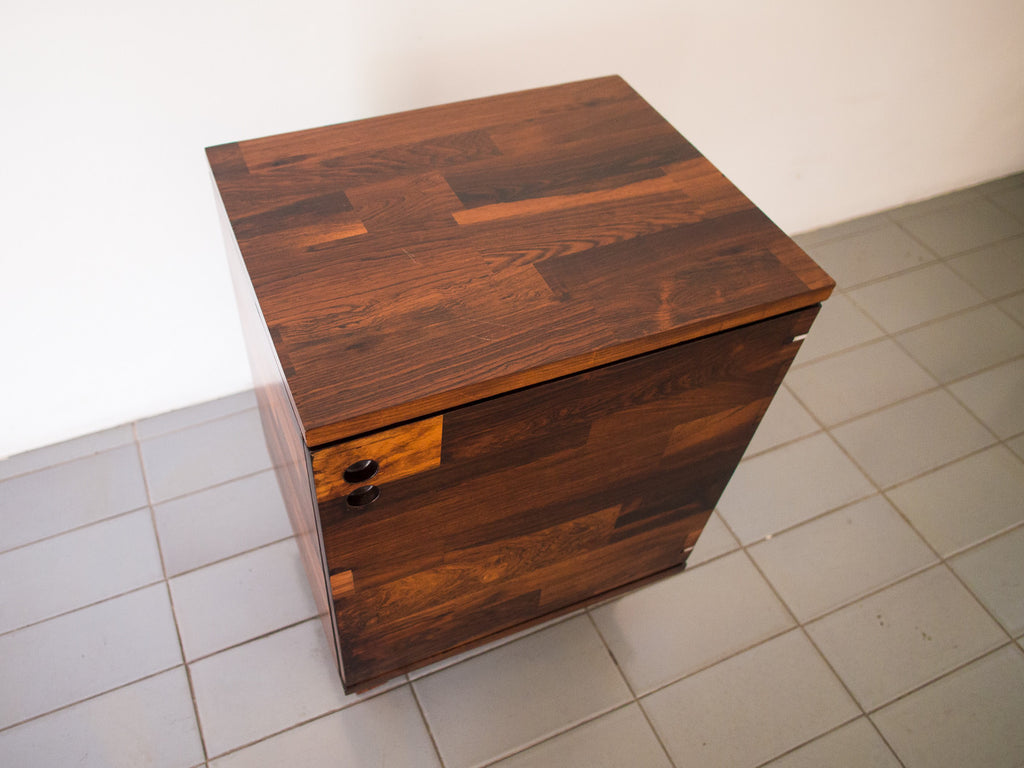 Jorge Zalszupin | Buffet jacarandá 1 porta