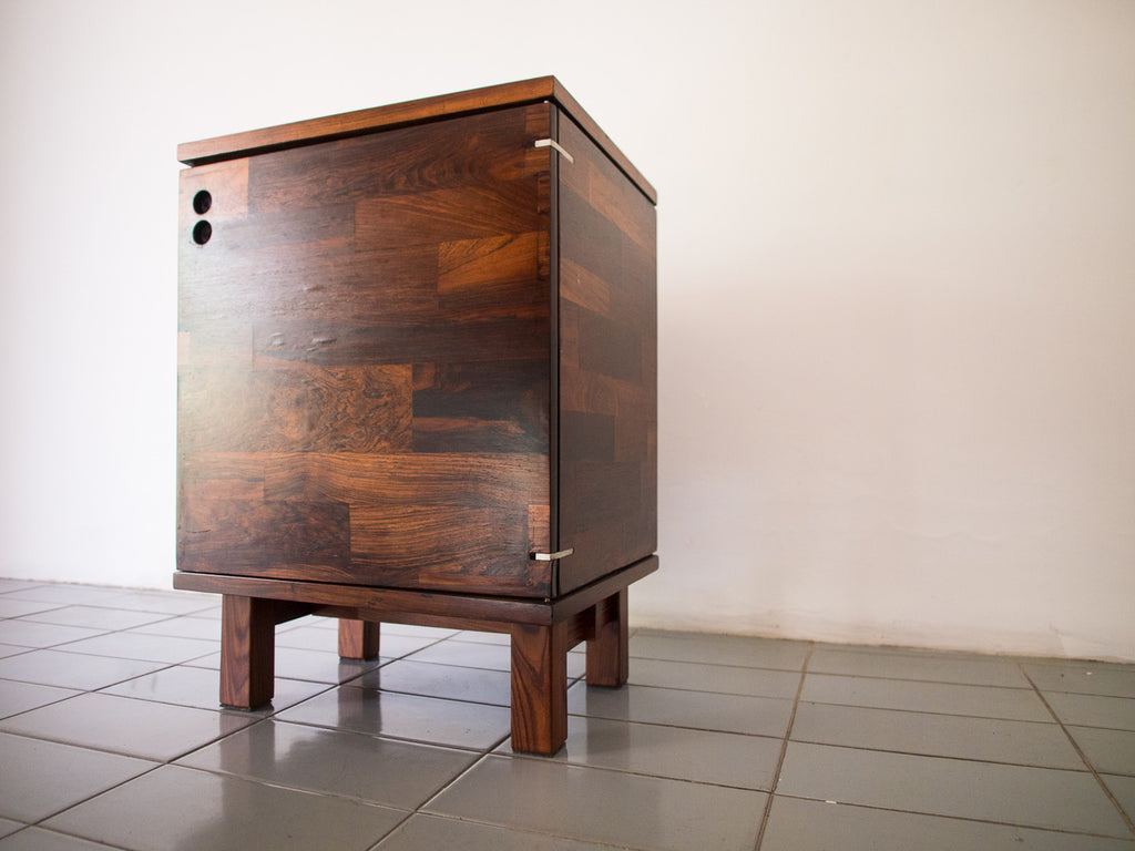 Jorge Zalszupin | Buffet jacarandá 1 porta