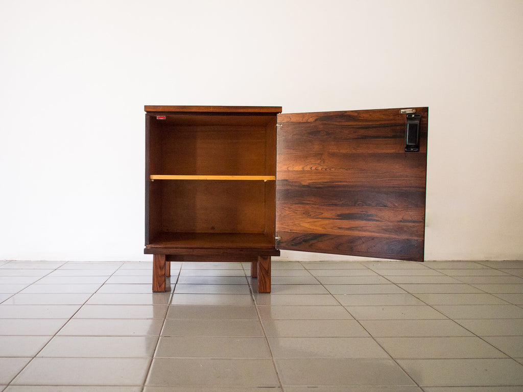 Jorge Zalszupin | Buffet jacarandá 1 porta