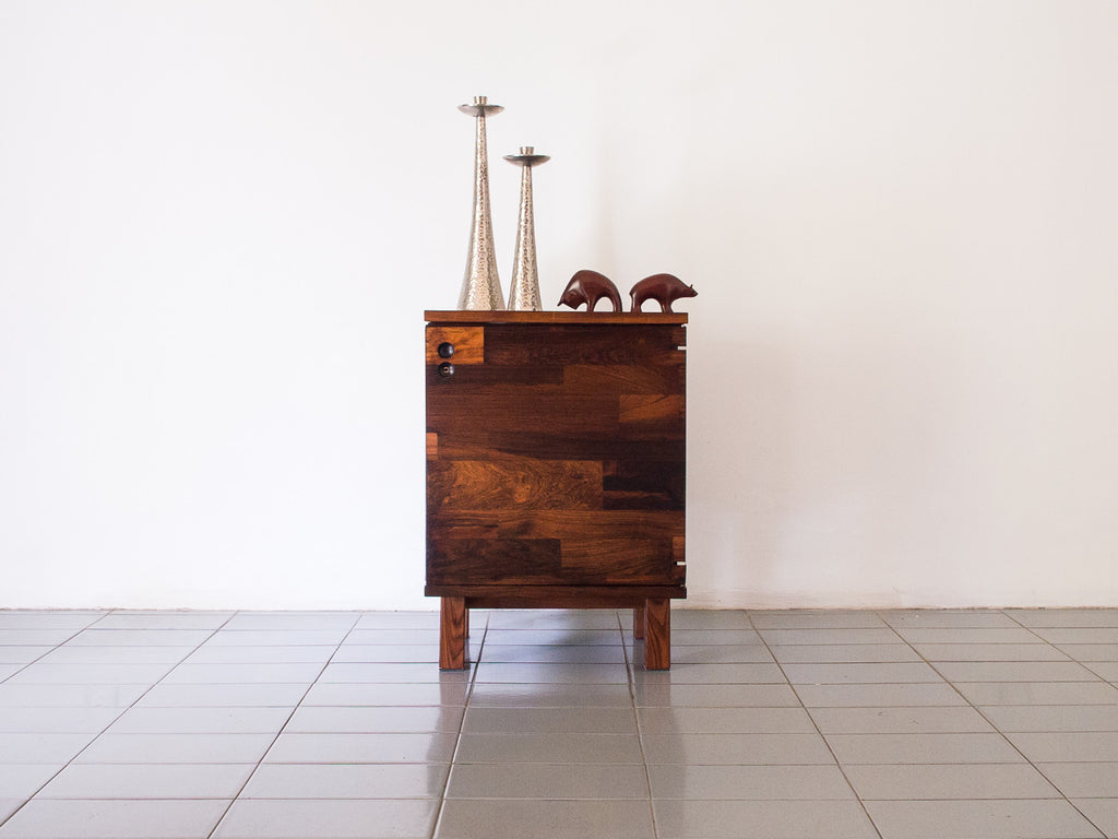 Jorge Zalszupin | Buffet jacarandá 1 porta