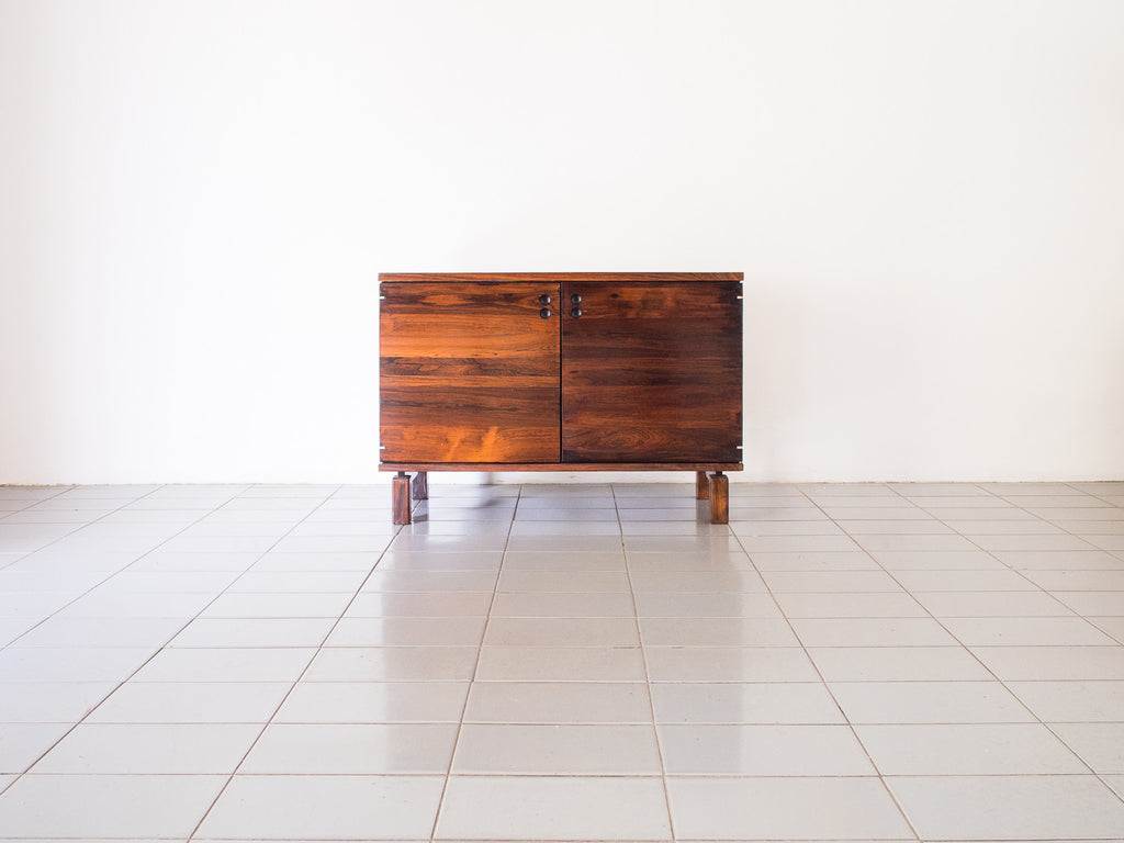 Jorge Zalszupin | Buffet jacarandá 2 portas