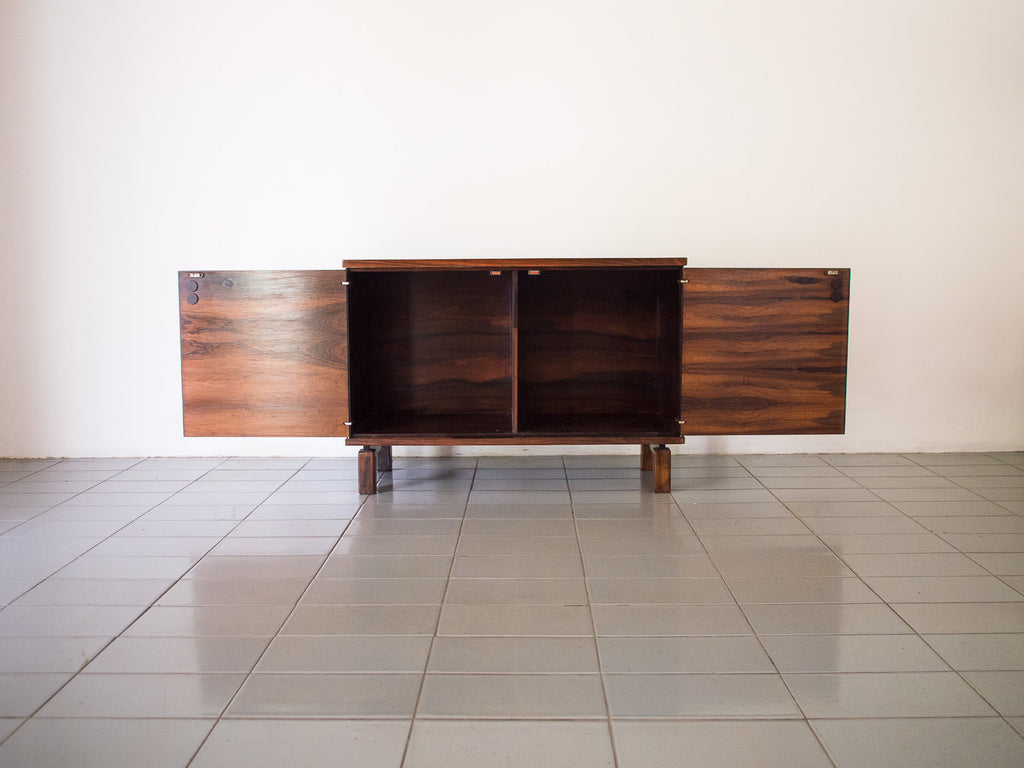 Jorge Zalszupin | Buffet jacarandá 2 portas