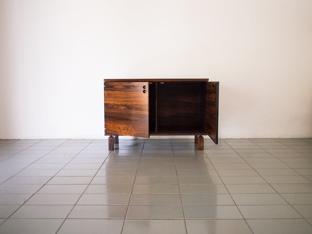 Jorge Zalszupin | Buffet jacarandá 2 portas