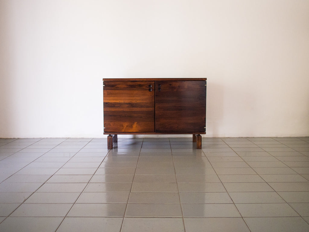 Jorge Zalszupin | Buffet jacarandá 2 portas