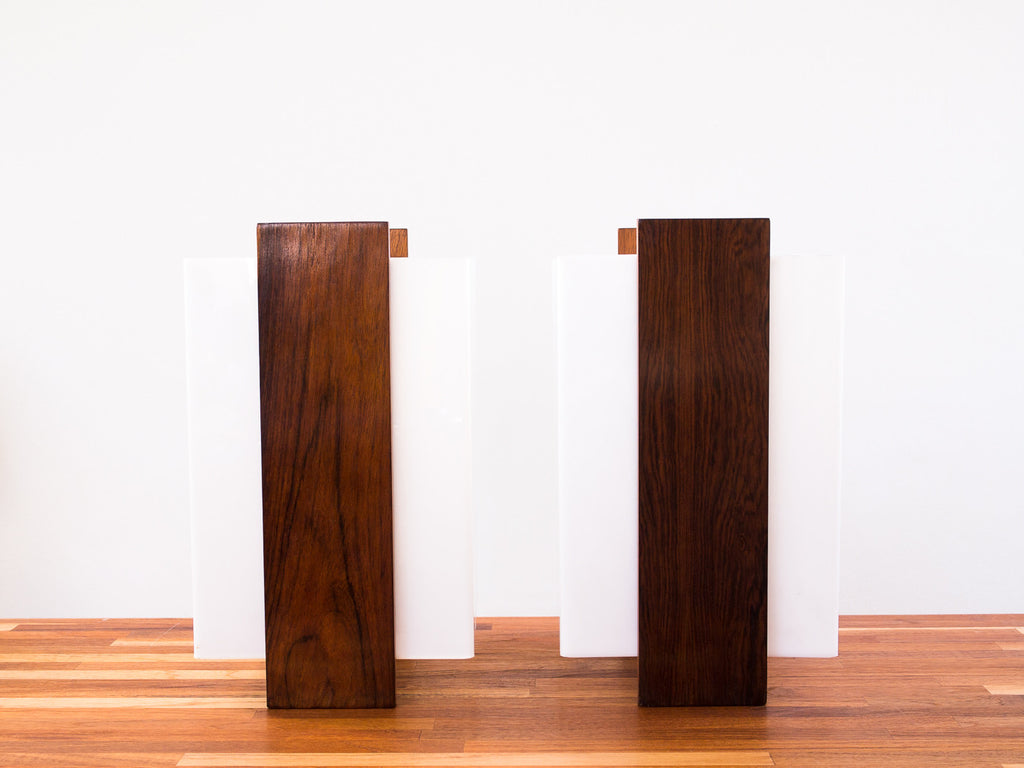 Percival Lafer | Par de Abajurs em Acrílico Branco e Jacarandá