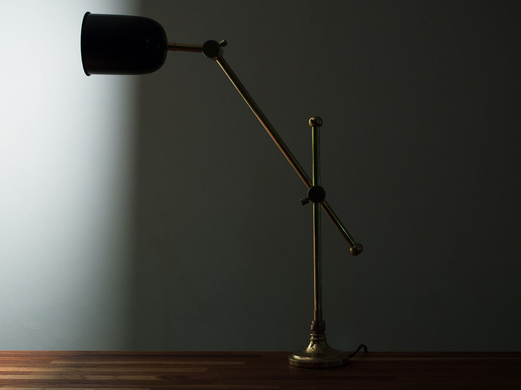 Luminária Articulada Preta e Latão