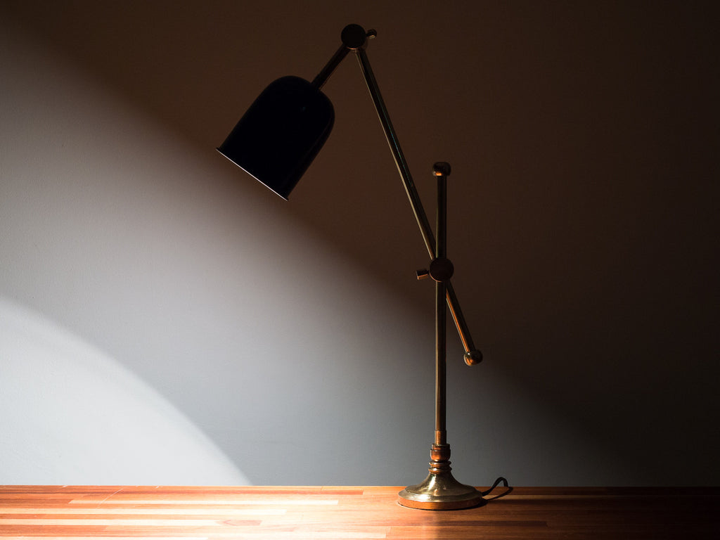 Luminária Articulada Preta e Latão