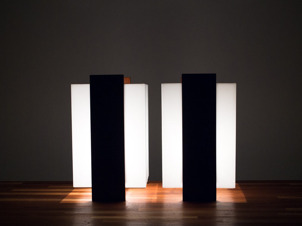 Percival Lafer | Par de Abajurs em Acrílico Branco e Jacarandá