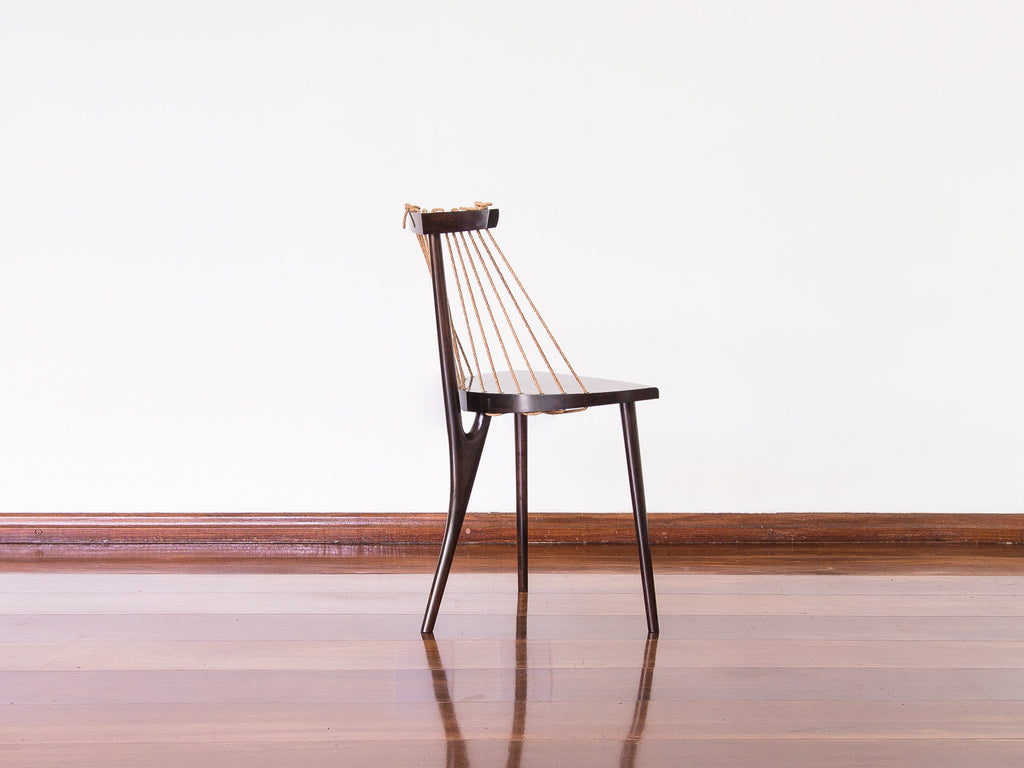 Ricardo Graham | Cadeira 3 Pés em Jacarandá da Bahia