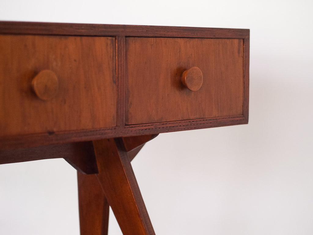 Zanine Caldas | Aparador em Compensado