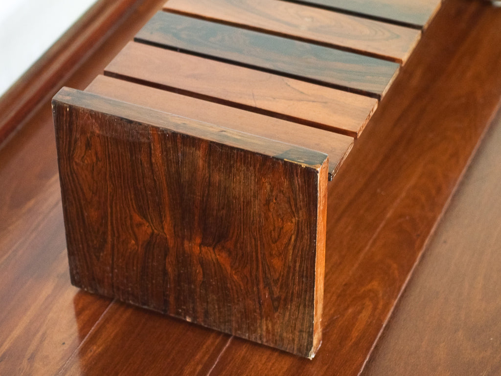 Celina Zilberberg | Banco Ripado em Jacarandá